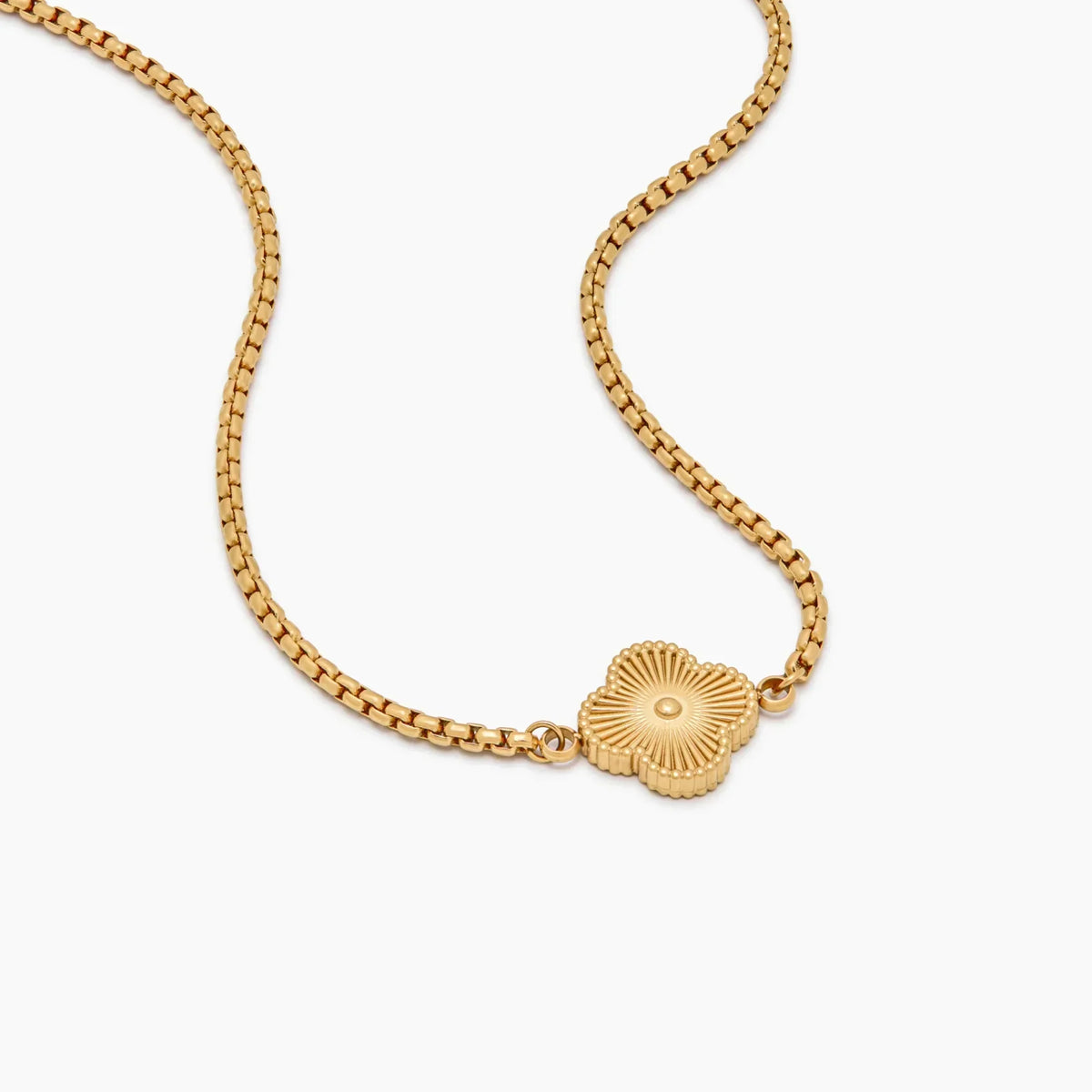 18K gold pearl clover necklace detail — Olivia Jewelry